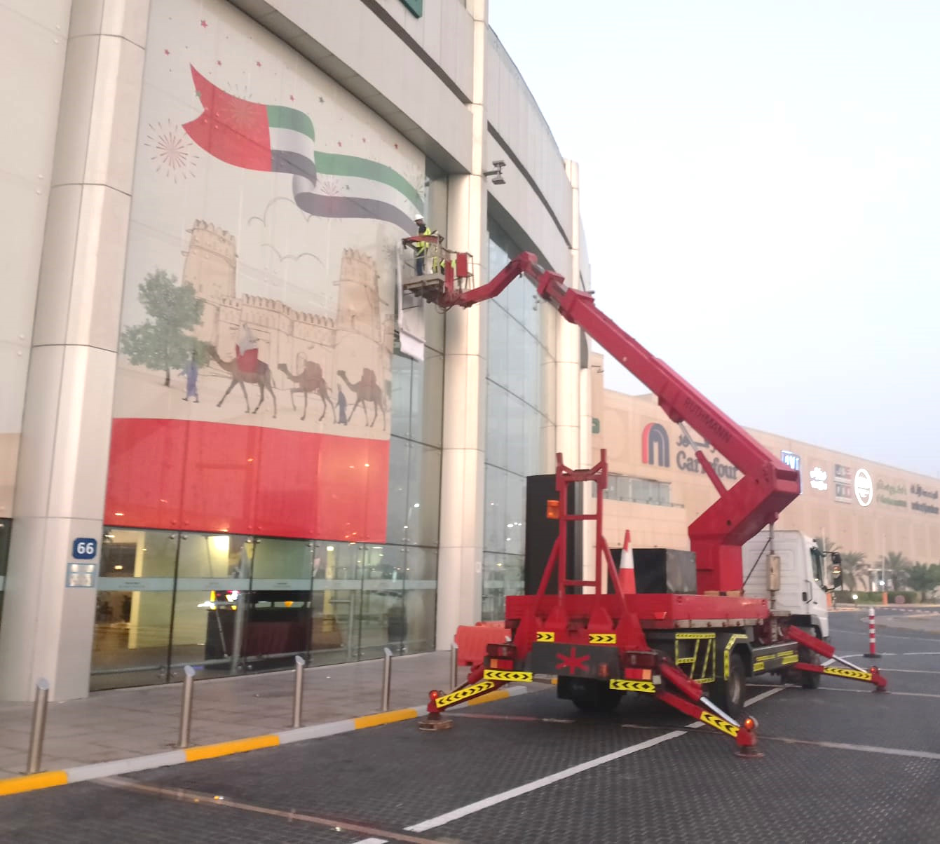 MERCEDES Truck Mounted manlift with 28M heigth