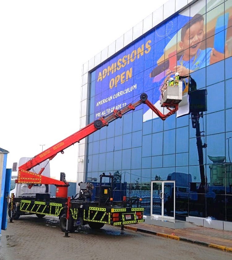 MITSUBISHI Truck Mounted manlift of 13M height